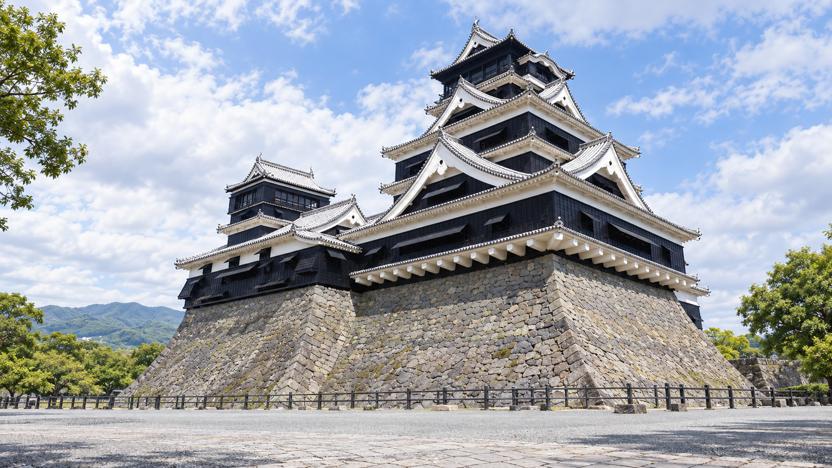 再建された大小天守の姿を参考にした現代の創作情景